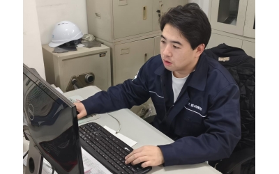 雙線作戰勇擔（dān）當  攻（gōng）堅克難顯本色 &mdash;&mdash;記電機電氣廠技術組長兼生（shēng）產組長陳嘉奇